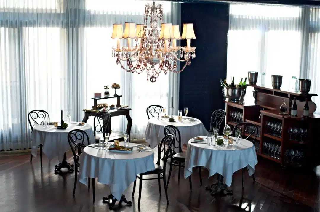 RM Champagne Salon